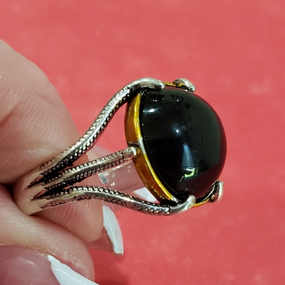 Men's Vintage Black Agate Eagle Claw Ring - Picture 9 of 11